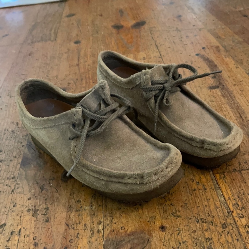 Women’s wallabee Clark’s